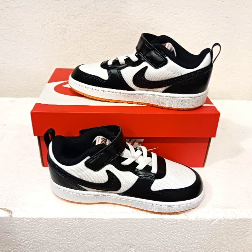 Nike - Picture 3 of 4